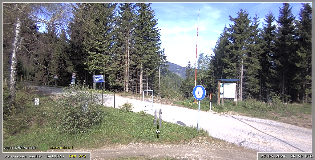 Webcam Pavličevo sedlo 1337 m - view towards west
