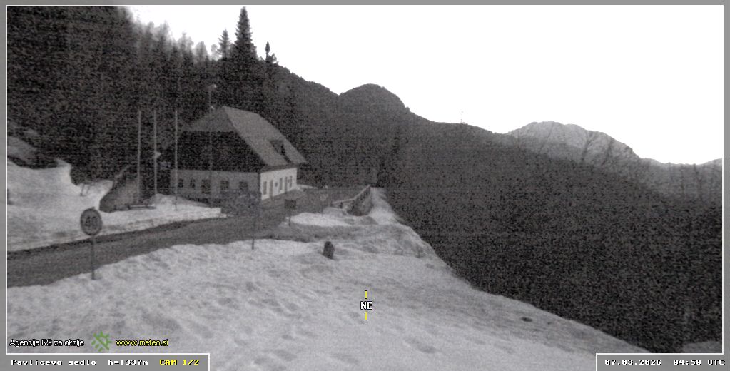 Spletna kamera Pavličevo sedlo 1337 m - pogled proti severovzhodu