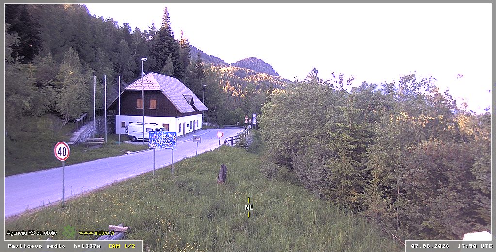 Spletna kamera Pavličevo sedlo 1337 m - pogled proti severovzhodu