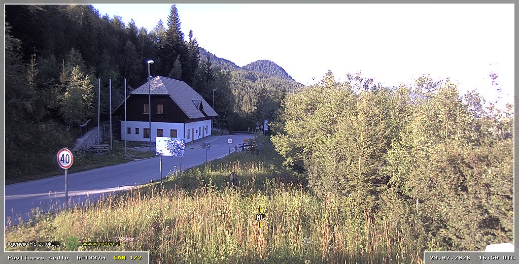 Webcam Pavličevo sedlo 1337 m - view towards northeast
