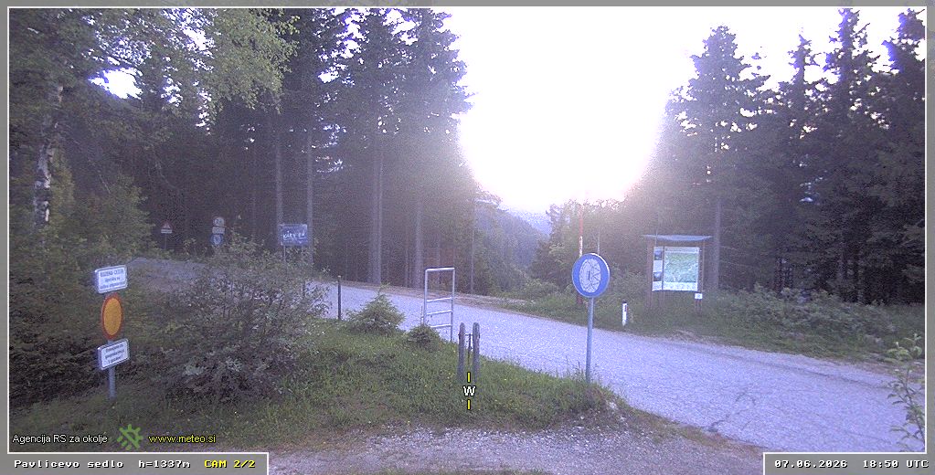 Spletna kamera Pavličevo sedlo 1337 m - pogled proti zahodu